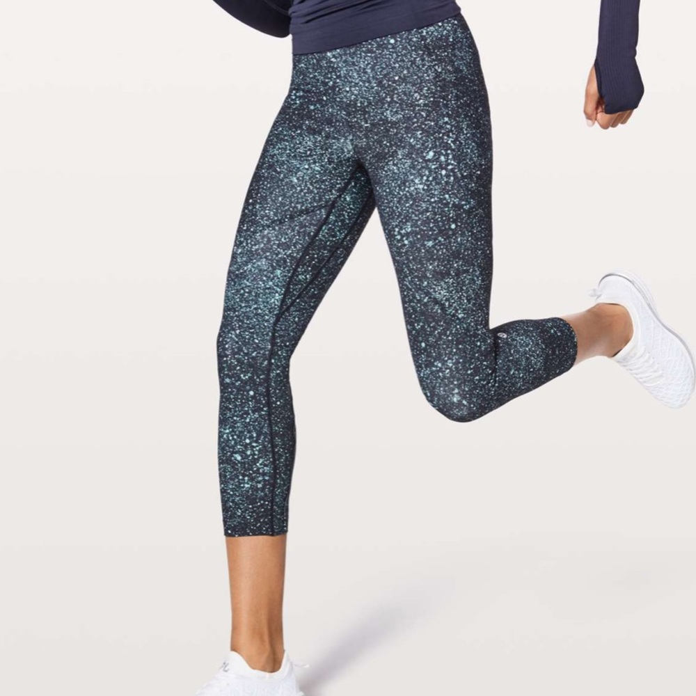 NWOT LULULEMON Lead The Pack Crop Size 4